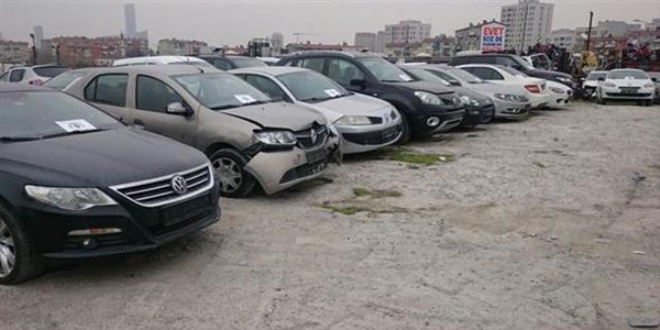 Gece, aracınıza çarptıktan sonra, kart bırakıp, tanıdığım tamirci var diyenlere hemen inanmayın!