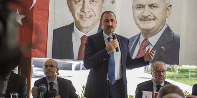 'Kılıçdaroğlu, FETÖ'nün siyasi imamlığına soyunmuştur'