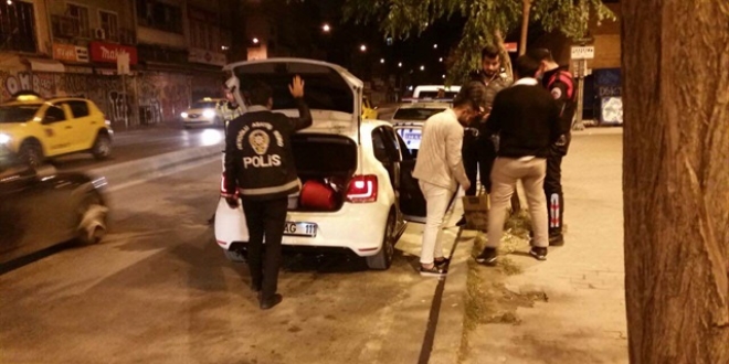 İstanbul'da 39 ilçede 5 bin polisin katılımıyla denetim