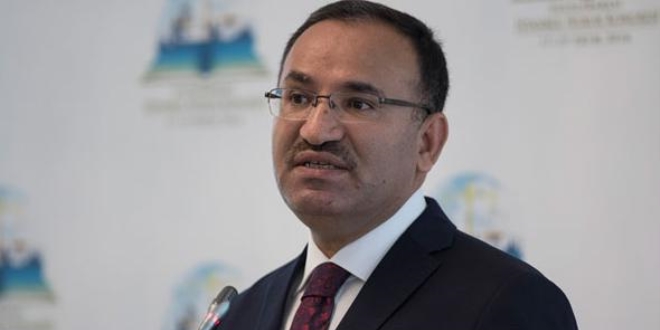 Bozdağ: Bu katliamdan Esed ve yönetimi sorumludur