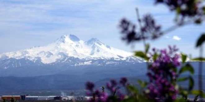 Erciyes dana Nisan kar yad