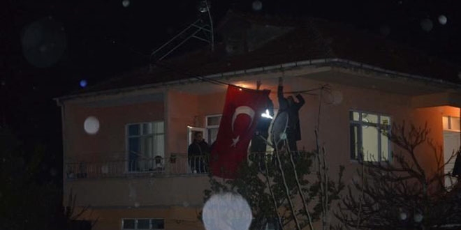 Uzman Onbaşı, silahını temizlerken kendini vurdu
