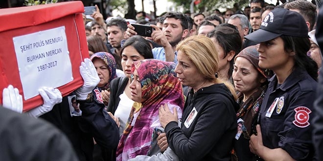 Şehit polis Burhan Mercan son yolculuğuna uğurlandı