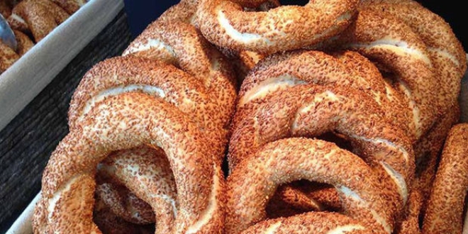 Bakımevinde simit ikramında bulunarak cezadan kurtuldu