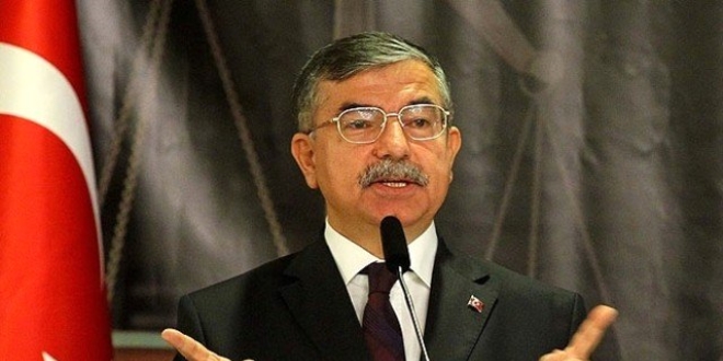 Bakan Yılmaz: Milletin seçtiği tek adam olmaz millet gibi olur