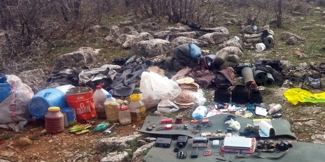 Bingöl'de terör operasyonunda yaşam mazemeleri ele geçirildi