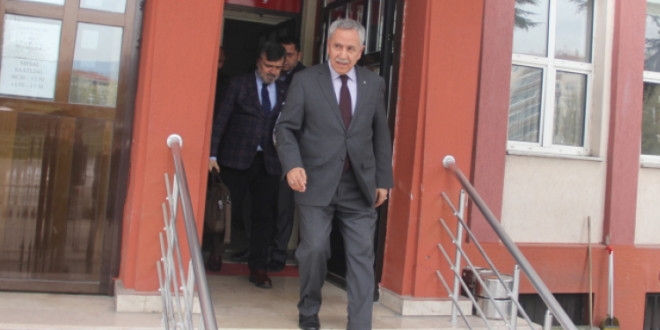 Bülent Arınç, hakkında açılan bir dava kapsamında ifade verdi