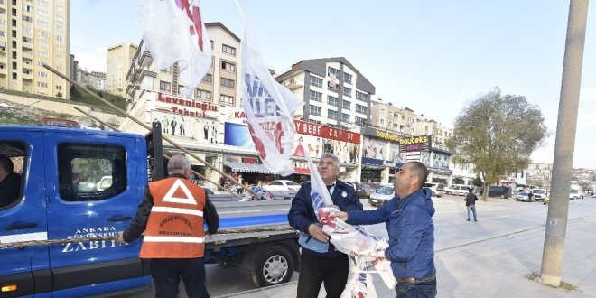 Ankara'da afişler ve parti bayrakları toplanıyor