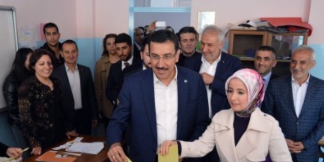 Bakan Tüfenkci oyunu Malatya'da kullandı