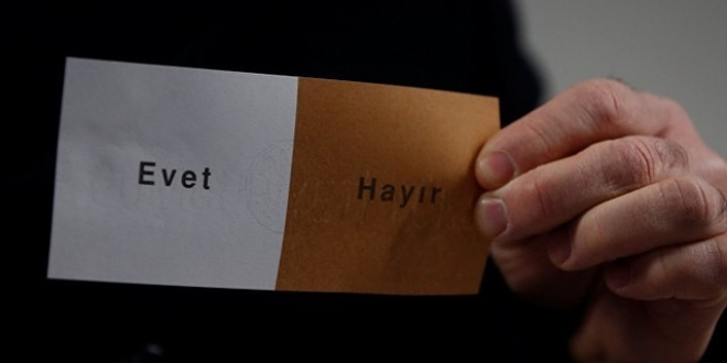 12 seçmenin oy kullandığı sandıktan 'evet' çıktı