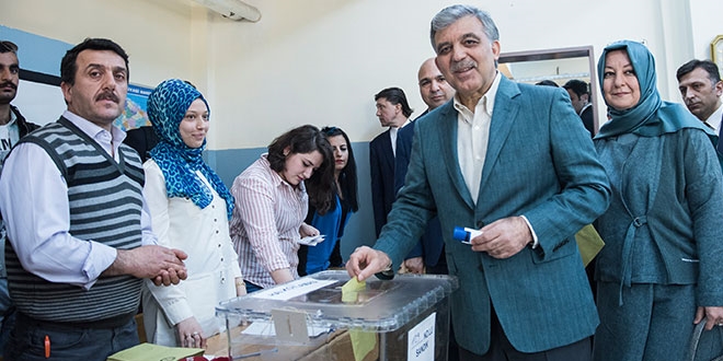 Gül'ün oy kullandığı sandıktan 'Hayır' çıktı