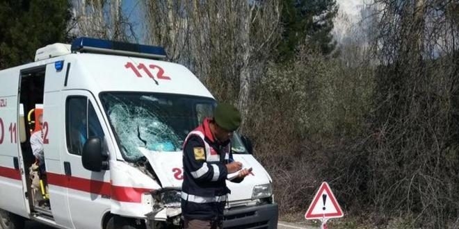 Denizli'de seçmen taşıyan ambulans kaza yaptı: 1 ölü