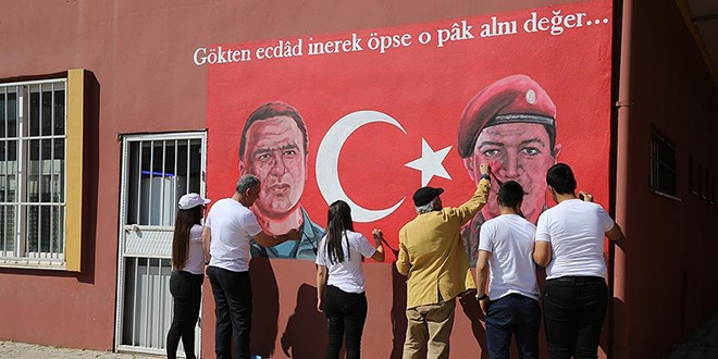 Şehitlerin anısını okullarında yaşatıyorlar