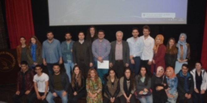 Seminer kalemlerini Şanlıurfa'daki öğrencilere gönderdi