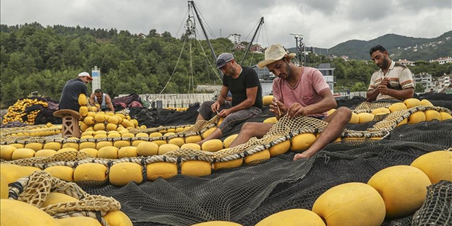Denizlerde av yasağı başladı, tekneler bakıma alındı