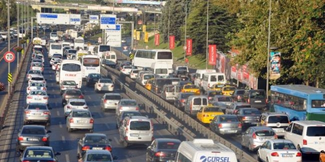 stanbul'da baz yollar trafie kapanacak