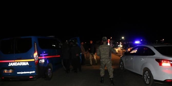Şanlıurfa'da otomobille hafif ticari araç çarpıştı: 6 yaralı