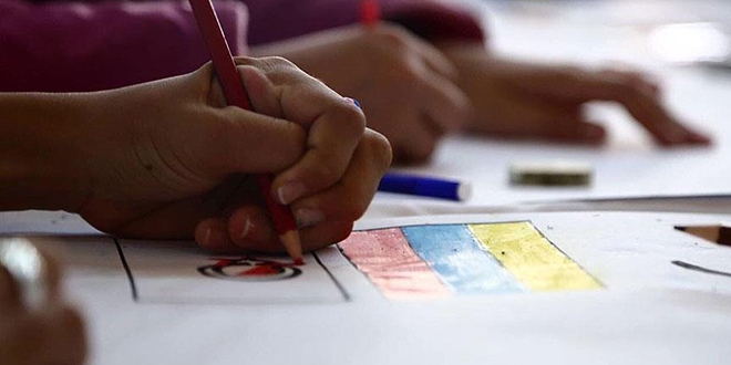Çocuklar hayallerindeki şehirleri çizdi
