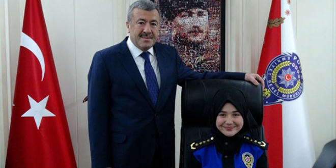 Koltuğunu Hakkari şehidinin kızına devretti