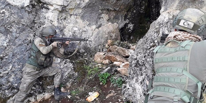 Hakkari'de PKK'ya ait çok sayıda mühimmat ele geçirildi