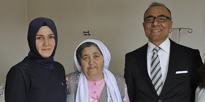 Şişkinlik diye gitti, midesinde 5,1 kilogramlık kist çıktı