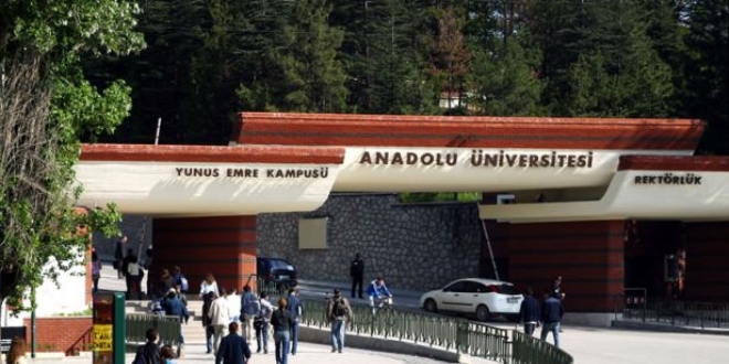 Açığa alınan araştırma görevlisi, davayı kazandı