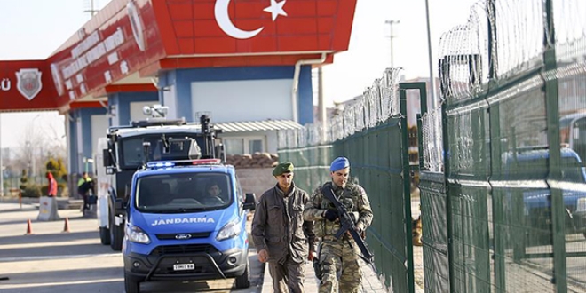 DKK'daki darbe girişimi davasında ara karar