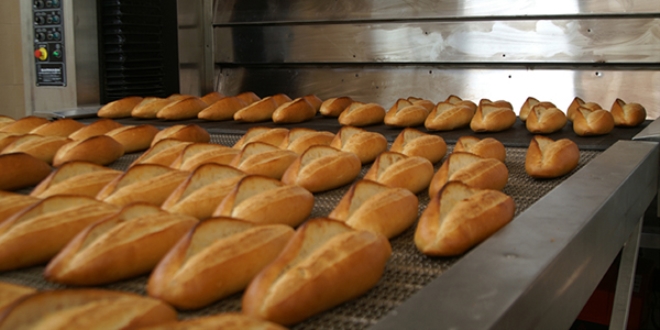 'Gnde 6 milyon ekmek israf ediliyor'
