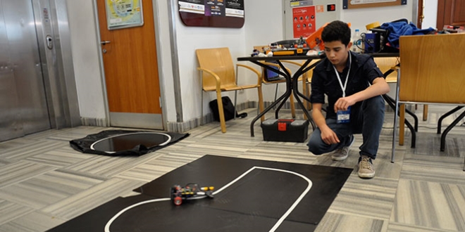 Bahçeşehir Üniversitesi'nde robotlar yarışıyor