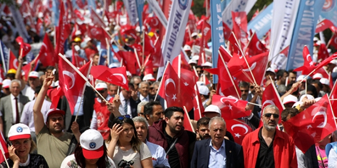 Türkiye Kamu-Sen 1 Mayıs'ı Eskişehir'de kutladı