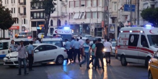 Çeteye müdahale eden polis tutuklandı ve atıldı