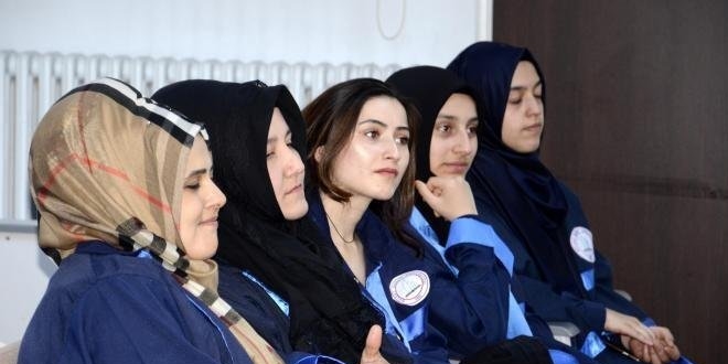 BEÜ'de 'Anne Üniversitesi' ilk mezunlarını verdi