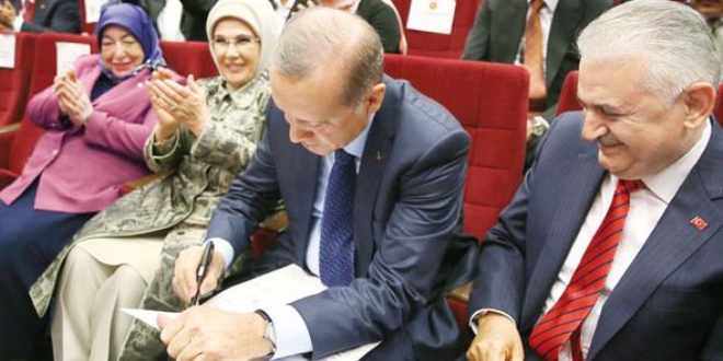 Erdoğan'ın dönüşü için asıl tören kongrede