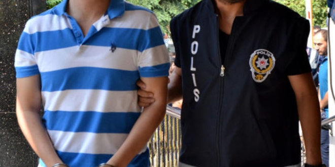 Uşak'ta gözaltına alınan hakim ve savcı İzmir'e gönderildi