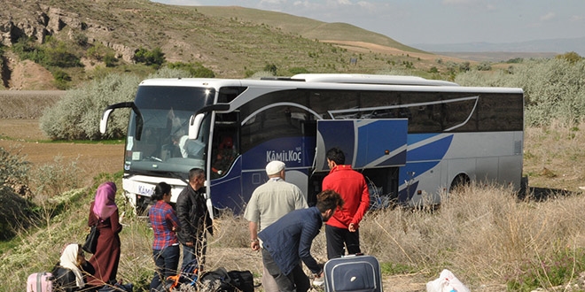 Yozgat'ta yolcu otobüsü şarampole düştü: 10 yaralı