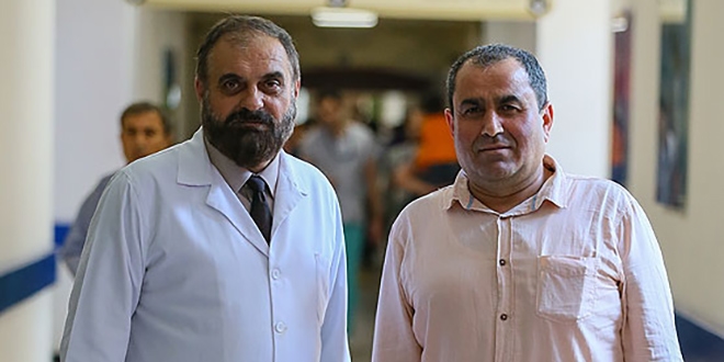 45 yıl sonra ilk kez ayakkabı giydi
