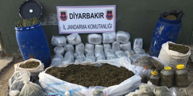 Diyarbakır'da 342 kilogram esrar ele geçirildi