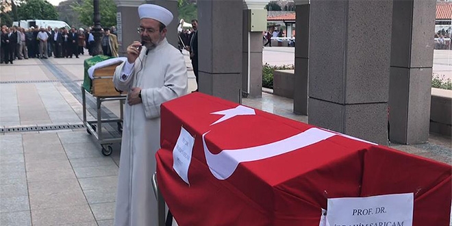 İslam tarihi profesörü Sarıçam son yolculuğuna uğurlandı