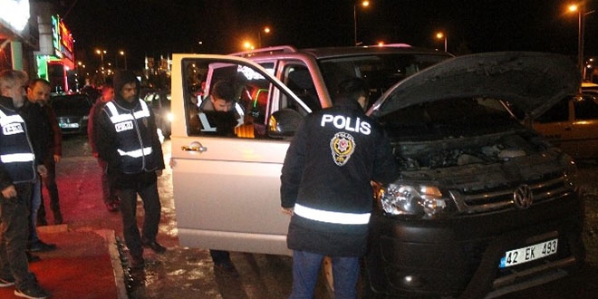 İzmir'de 450 polisin katılımıyla güvenlik uygulaması