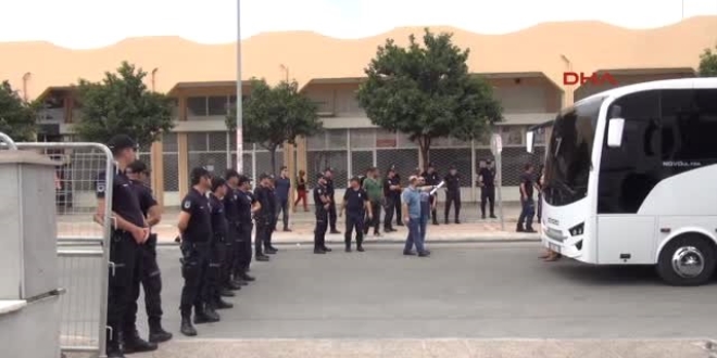 Mersin'de gözaltına alınan 2 sağlık çalışanı tutuklandı