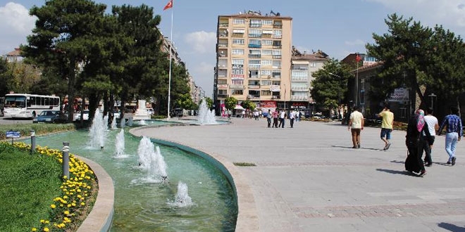 Şanlıurfa'da hava sıcaklığı 37 dereceyi buldu