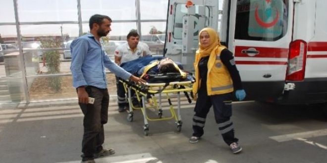 Cami inşaatının iskelesinden düşen 2 işçi yaralandı