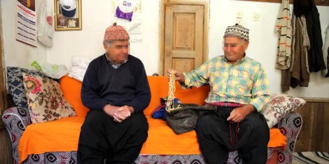 15 yaşına kadar kadın, sonrasında erkek gibi yaşıyorlar