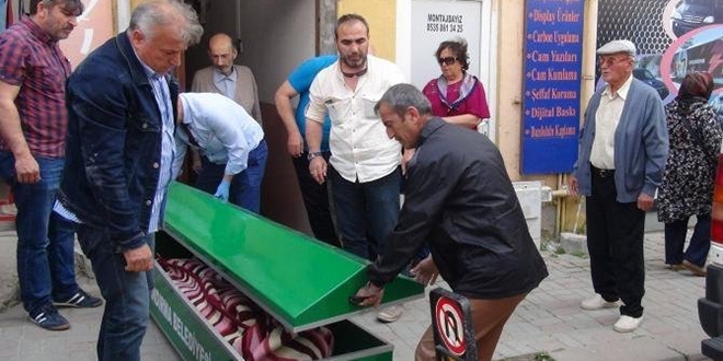 Kefil olduğu oğlu cezaevine girince, intihar etti