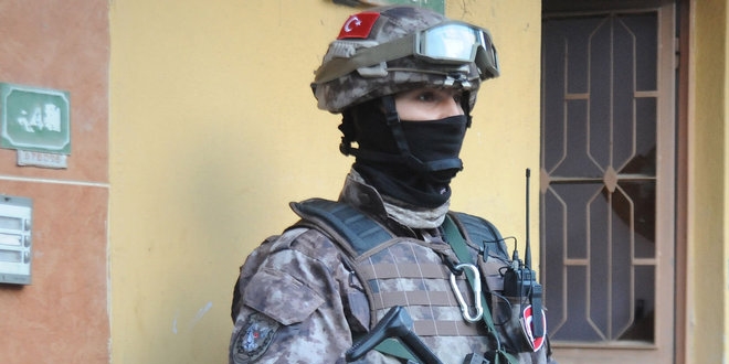 İstanbul'da DEAŞ hücrelerine operasyon: 17 gözaltı