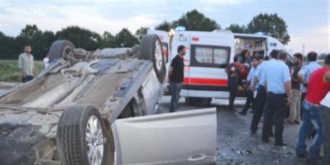 Kocaeli'de otomobiller çarpıştı: 10 yaralı