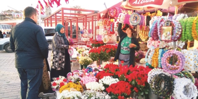 Seyyar piyasada bahar havası