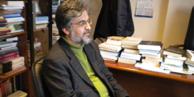 Gazeteci Yazar Akif Emre hayatn kaybetti