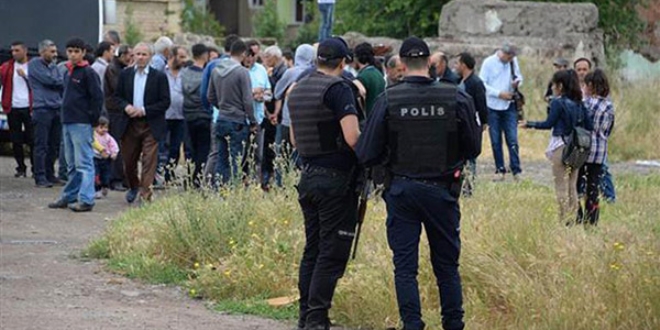 Sur'da yıkım başladı