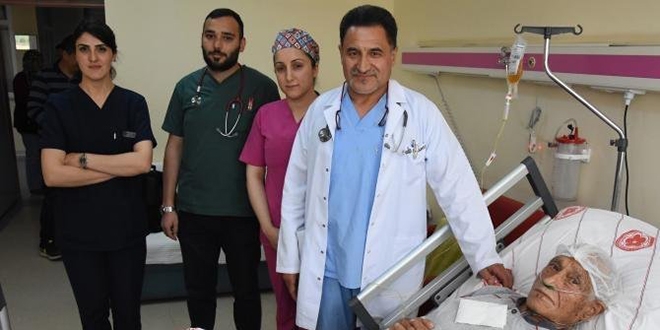 Aort damarı yırtıldı karnı kanla doldu
